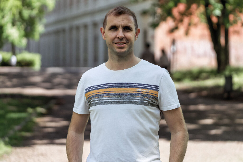 Rozhovor: Jak na sedavé zaměstnání? V sedě, i ve stoje.